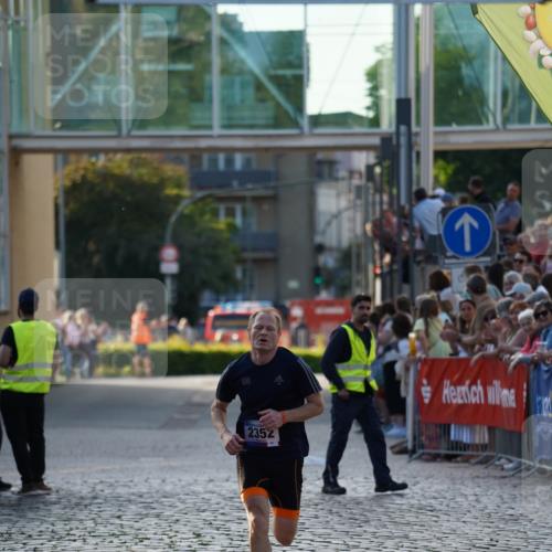 13.06.2025 - Holstenköstenlauf Felixshl http://msf.ph/oto/7952327 13.06.2025 19:39:48 Laufen 2352, 3741 meine-sportfotos.de