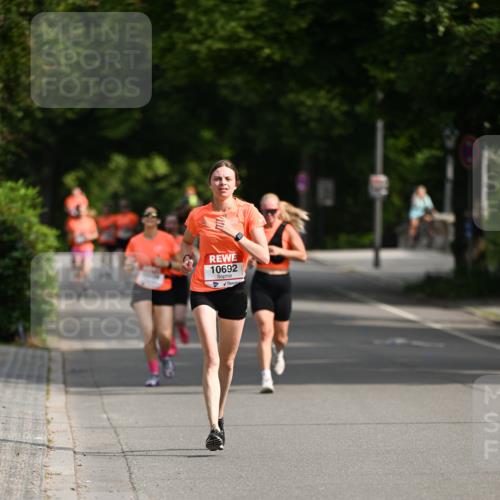 15.06.2025 - REWE Women's Run Dr. Thomas Lammeyer http://msf.ph/oto/7952353 15.06.2025 09:39:14 Laufen 10692 meine-sportfotos.de