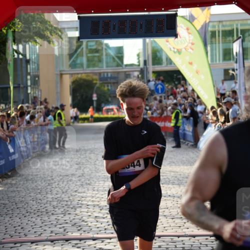 13.06.2025 - Holstenköstenlauf Felixshl http://msf.ph/oto/7952477 13.06.2025 19:40:12 Laufen 2361, 2544 meine-sportfotos.de