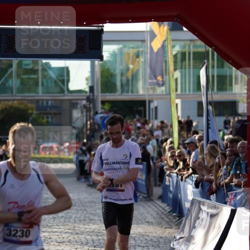 13.06.2025 - Holstenköstenlauf Felixshl http://msf.ph/oto/7952648 13.06.2025 19:41:17 Laufen 2281, 3230 meine-sportfotos.de