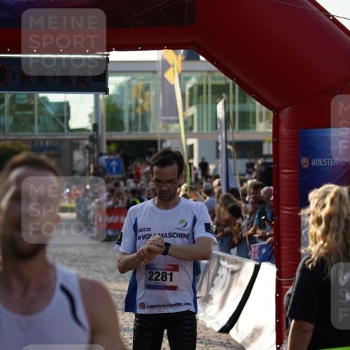 13.06.2025 - Holstenköstenlauf Felixshl http://msf.ph/oto/7952663 13.06.2025 19:41:19 Laufen 2281, 3071, 3230 meine-sportfotos.de