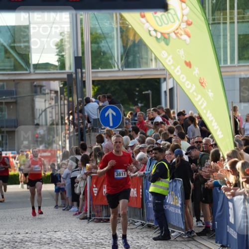 13.06.2025 - Holstenköstenlauf Felixshl http://msf.ph/oto/7952872 13.06.2025 19:42:12 Laufen 3213, 3811 meine-sportfotos.de