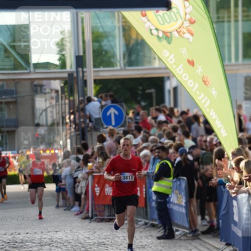 13.06.2025 - Holstenköstenlauf Felixshl http://msf.ph/oto/7952876 13.06.2025 19:42:12 Laufen 3213, 3811 meine-sportfotos.de