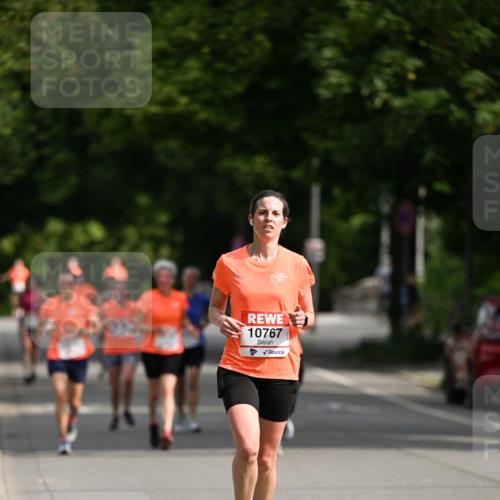 15.06.2025 - REWE Women's Run Dr. Thomas Lammeyer http://msf.ph/oto/7952917 15.06.2025 09:41:07 Laufen 10767 meine-sportfotos.de