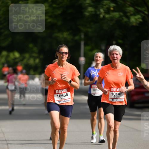 15.06.2025 - REWE Women's Run Dr. Thomas Lammeyer http://msf.ph/oto/7952967 15.06.2025 09:41:14 Laufen 10666, 1050, 10142 meine-sportfotos.de