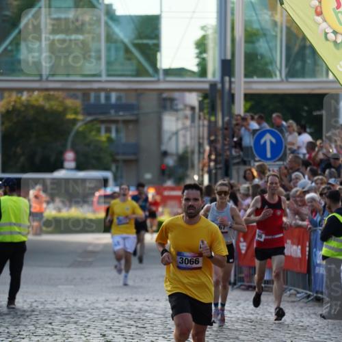 13.06.2025 - Holstenköstenlauf Felixshl http://msf.ph/oto/7953579 13.06.2025 19:43:32 Laufen 2296, 2767, 3066 meine-sportfotos.de