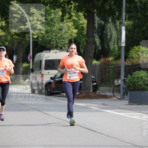 15.06.2025 - REWE Women's Run Jannik Wohlers http://msf.ph/oto/7953733 15.06.2025 08:48:58 Laufen 10121, 10795 meine-sportfotos.de
