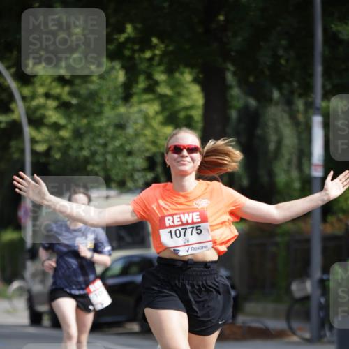 15.06.2025 - REWE Women's Run Jannik Wohlers http://msf.ph/oto/7954042 15.06.2025 08:49:14 Laufen 10775 meine-sportfotos.de