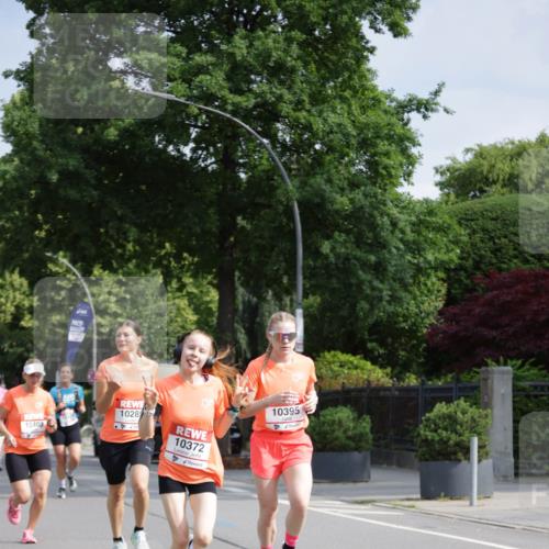 15.06.2025 - REWE Women's Run Jannik Wohlers http://msf.ph/oto/7954107 15.06.2025 08:49:20 Laufen 10403, 1028, 10372, 10395 meine-sportfotos.de