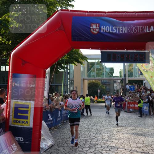 13.06.2025 - Holstenköstenlauf Felixshl http://msf.ph/oto/7954241 13.06.2025 19:44:23 Laufen 2732, 2966, 3128, 3656, 3658 meine-sportfotos.de
