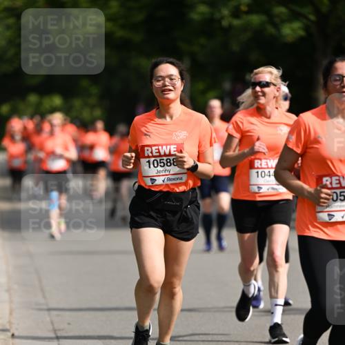 15.06.2025 - REWE Women's Run Dr. Thomas Lammeyer http://msf.ph/oto/7954417 15.06.2025 09:44:12 Laufen 10588, 1044, 05 meine-sportfotos.de