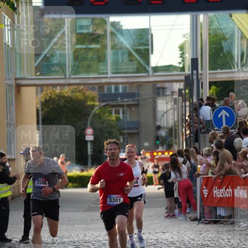 13.06.2025 - Holstenköstenlauf Felixshl http://msf.ph/oto/7954959 13.06.2025 19:45:31 Laufen 2768, 3301, 3586 meine-sportfotos.de
