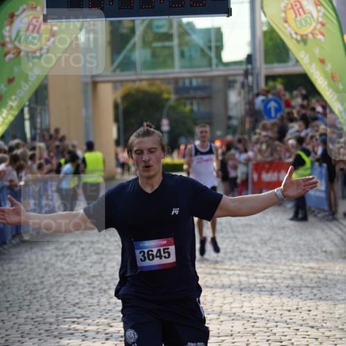 13.06.2025 - Holstenköstenlauf Felixshl http://msf.ph/oto/7955228 13.06.2025 19:45:49 Laufen 2989, 3227, 3280, 3645, 3771 meine-sportfotos.de