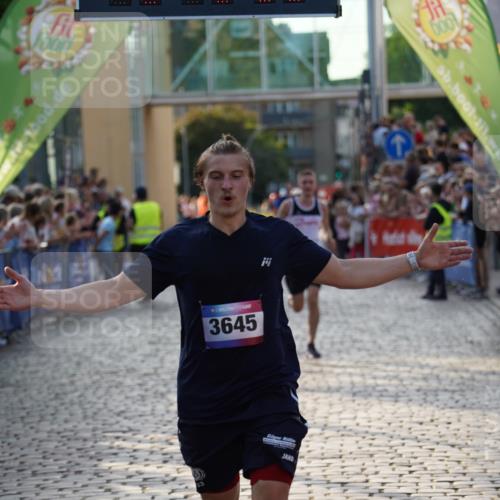 13.06.2025 - Holstenköstenlauf Felixshl http://msf.ph/oto/7955236 13.06.2025 19:45:49 Laufen 2989, 3227, 3280, 3645, 3771 meine-sportfotos.de