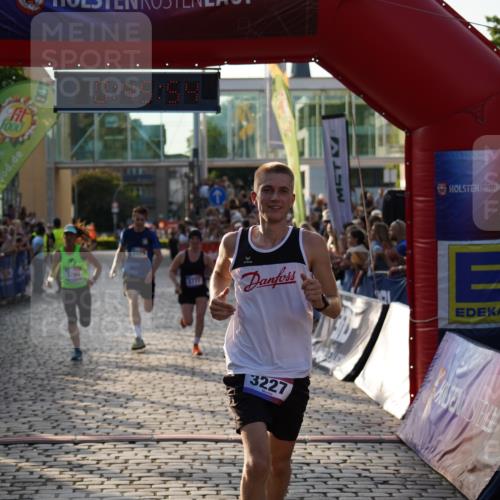 13.06.2025 - Holstenköstenlauf Felixshl http://msf.ph/oto/7955299 13.06.2025 19:45:54 Laufen 2989, 3227, 3280, 3771 meine-sportfotos.de
