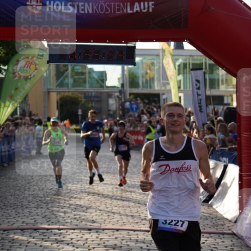 13.06.2025 - Holstenköstenlauf Felixshl http://msf.ph/oto/7955306 13.06.2025 19:45:54 Laufen 2989, 3227, 3280, 3771 meine-sportfotos.de
