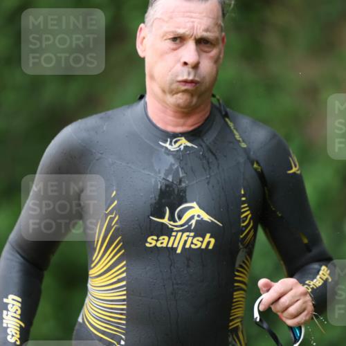 15.06.2025 - 7 Türme Triathlon Michael Strokosch http://msf.ph/oto/7955341 15.06.2025 12:31:58 Schwimmen 548 meine-sportfotos.de
