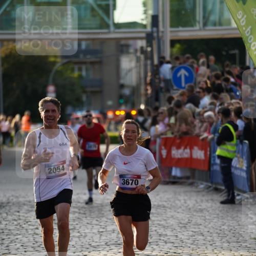 13.06.2025 - Holstenköstenlauf Felixshl http://msf.ph/oto/7955411 13.06.2025 19:46:04 Laufen 2054, 3670, 3879 meine-sportfotos.de