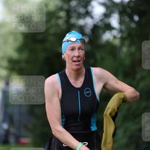 15.06.2025 - 7 Türme Triathlon Michael Strokosch http://msf.ph/oto/7955581 15.06.2025 12:33:15 Schwimmen 381, 382, 401, 428, 486, 529, 601, 650 meine-sportfotos.de