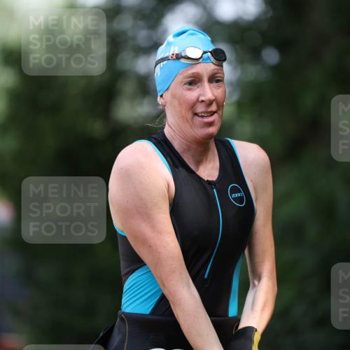 15.06.2025 - 7 Türme Triathlon Michael Strokosch http://msf.ph/oto/7955588 15.06.2025 12:33:16 Schwimmen 381, 382, 401, 428, 486, 529, 601, 650 meine-sportfotos.de