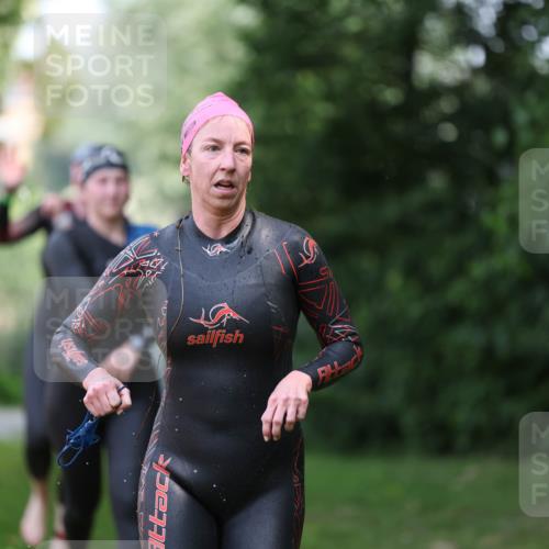 15.06.2025 - 7 Türme Triathlon Michael Strokosch http://msf.ph/oto/7955624 15.06.2025 12:33:24 Schwimmen 381, 382, 391, 401, 428, 433, 601, 675 meine-sportfotos.de