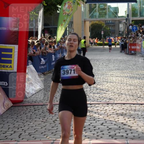 13.06.2025 - Holstenköstenlauf Felixshl http://msf.ph/oto/7955863 13.06.2025 19:46:27 Laufen 3971 meine-sportfotos.de