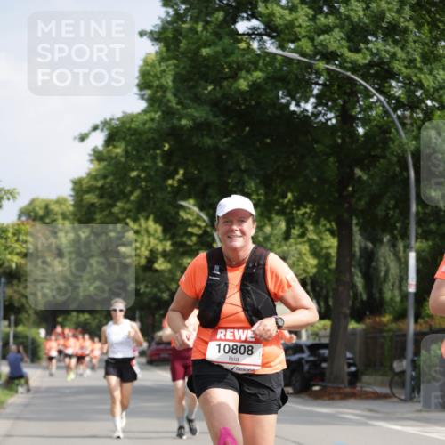 15.06.2025 - REWE Women's Run Jannik Wohlers http://msf.ph/oto/7955897 15.06.2025 08:51:27 Laufen 10808 meine-sportfotos.de