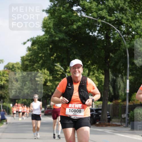 15.06.2025 - REWE Women's Run Jannik Wohlers http://msf.ph/oto/7955898 15.06.2025 08:51:27 Laufen 10808 meine-sportfotos.de