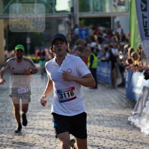 13.06.2025 - Holstenköstenlauf Felixshl http://msf.ph/oto/7955940 13.06.2025 19:46:42 Laufen 2461, 2568, 3116, 3706 meine-sportfotos.de
