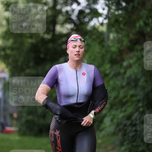15.06.2025 - 7 Türme Triathlon Michael Strokosch http://msf.ph/oto/7955944 15.06.2025 12:34:37 Schwimmen 352, 359, 403, 482, 526, 535, 547, 576 meine-sportfotos.de