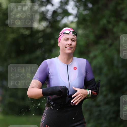 15.06.2025 - 7 Türme Triathlon Michael Strokosch http://msf.ph/oto/7955957 15.06.2025 12:34:38 Schwimmen 352, 359, 403, 482, 526, 535, 547, 576 meine-sportfotos.de