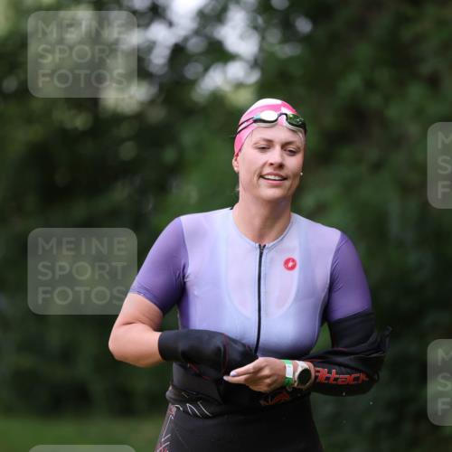 15.06.2025 - 7 Türme Triathlon Michael Strokosch http://msf.ph/oto/7955963 15.06.2025 12:34:38 Schwimmen 352, 359, 403, 482, 526, 535, 547, 576 meine-sportfotos.de