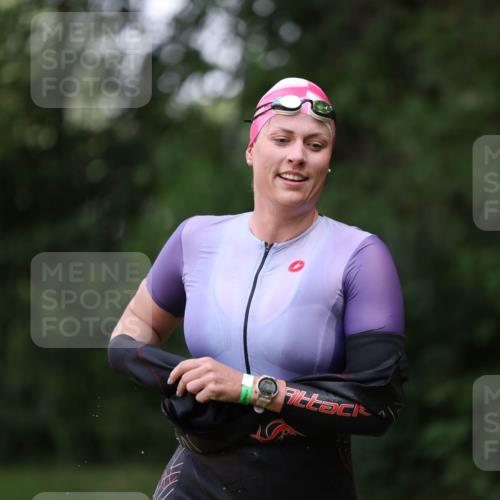 15.06.2025 - 7 Türme Triathlon Michael Strokosch http://msf.ph/oto/7955966 15.06.2025 12:34:38 Schwimmen 352, 359, 403, 482, 526, 535, 547, 576 meine-sportfotos.de
