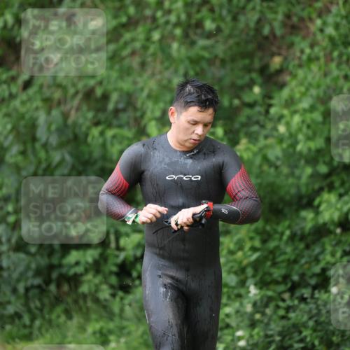 15.06.2025 - 7 Türme Triathlon Michael Strokosch http://msf.ph/oto/7956031 15.06.2025 12:34:45 Schwimmen 352, 359, 482, 526, 535, 547 meine-sportfotos.de