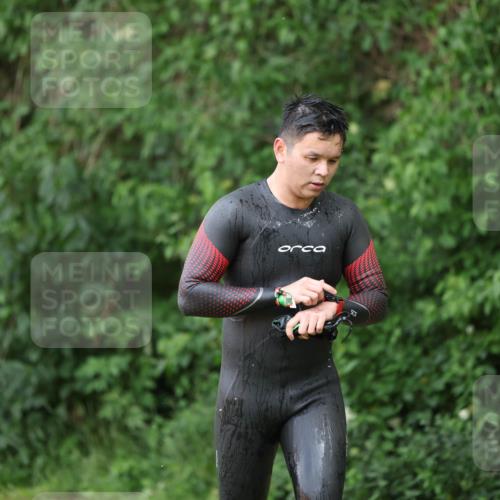 15.06.2025 - 7 Türme Triathlon Michael Strokosch http://msf.ph/oto/7956038 15.06.2025 12:34:45 Schwimmen 352, 359, 482, 526, 535, 547 meine-sportfotos.de