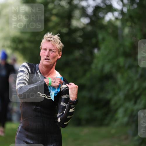 15.06.2025 - 7 Türme Triathlon Michael Strokosch http://msf.ph/oto/7956133 15.06.2025 12:35:13 Schwimmen 420, 532, 533 meine-sportfotos.de