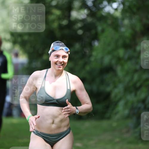 15.06.2025 - 7 Türme Triathlon Michael Strokosch http://msf.ph/oto/7956272 15.06.2025 12:35:56 Schwimmen 555, 593, 607 meine-sportfotos.de