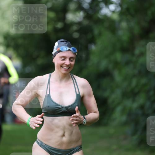 15.06.2025 - 7 Türme Triathlon Michael Strokosch http://msf.ph/oto/7956275 15.06.2025 12:35:56 Schwimmen 555, 593, 607 meine-sportfotos.de