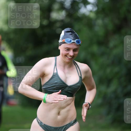 15.06.2025 - 7 Türme Triathlon Michael Strokosch http://msf.ph/oto/7956279 15.06.2025 12:35:56 Schwimmen 555, 593, 607 meine-sportfotos.de