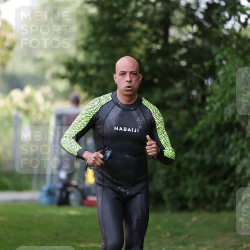 15.06.2025 - 7 Türme Triathlon Michael Strokosch http://msf.ph/oto/7956293 15.06.2025 12:35:58 Schwimmen 555, 593, 607 meine-sportfotos.de