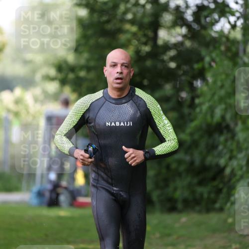 15.06.2025 - 7 Türme Triathlon Michael Strokosch http://msf.ph/oto/7956296 15.06.2025 12:35:58 Schwimmen 555, 593, 607 meine-sportfotos.de