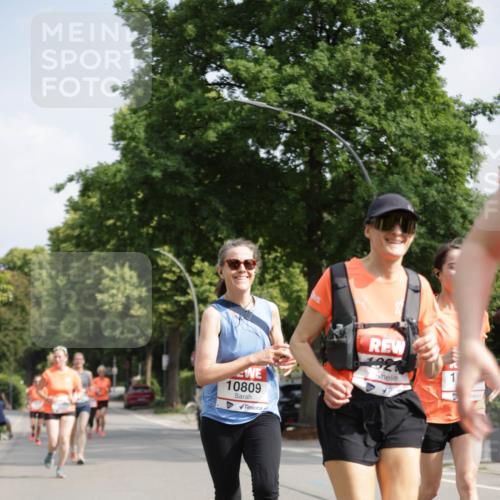 15.06.2025 - REWE Women's Run Jannik Wohlers http://msf.ph/oto/7956316 15.06.2025 08:51:48 Laufen 10809, 1921, 1 meine-sportfotos.de