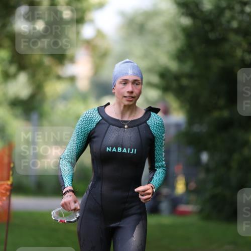 15.06.2025 - 7 Türme Triathlon Michael Strokosch http://msf.ph/oto/7956346 15.06.2025 12:36:10 Schwimmen 555, 581, 607 meine-sportfotos.de