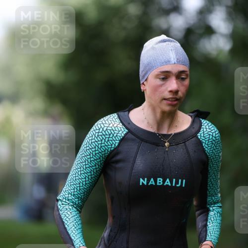 15.06.2025 - 7 Türme Triathlon Michael Strokosch http://msf.ph/oto/7956370 15.06.2025 12:36:11 Schwimmen 555, 581, 607 meine-sportfotos.de