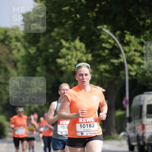 15.06.2025 - REWE Women's Run Jannik Wohlers http://msf.ph/oto/7956402 15.06.2025 08:51:50 Laufen 103, 10183 meine-sportfotos.de
