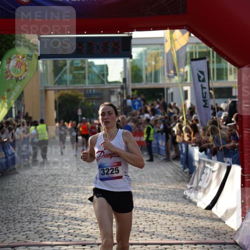 13.06.2025 - Holstenköstenlauf Felixshl http://msf.ph/oto/7956411 13.06.2025 19:47:08 Laufen 2881, 3225, 3955, 3981 meine-sportfotos.de