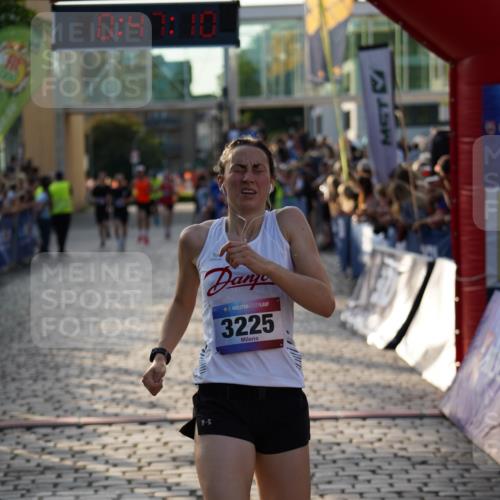 13.06.2025 - Holstenköstenlauf Felixshl http://msf.ph/oto/7956464 13.06.2025 19:47:09 Laufen 2881, 3225, 3955, 3981 meine-sportfotos.de