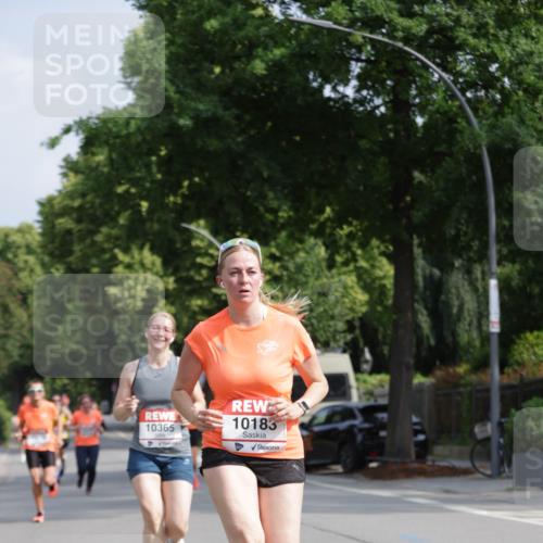 15.06.2025 - REWE Women's Run Jannik Wohlers http://msf.ph/oto/7956467 15.06.2025 08:51:51 Laufen 10365, 10183 meine-sportfotos.de
