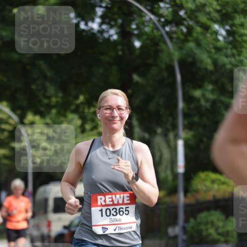 15.06.2025 - REWE Women's Run Jannik Wohlers http://msf.ph/oto/7956507 15.06.2025 08:51:53 Laufen 10365 meine-sportfotos.de
