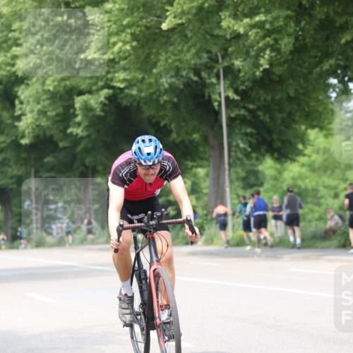 15.06.2025 - 7 Türme Triathlon Yannick Fuchs http://msf.ph/oto/7956649 15.06.2025 13:40:41 Radfahren 403, 526, 928 meine-sportfotos.de
